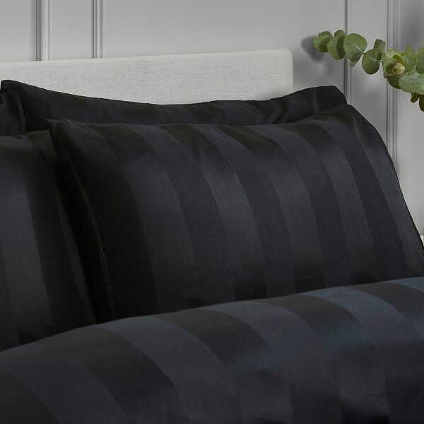 Čierne saténové obliečky na jednolôžko 135x200 cm So Soft Satin Stripe – Catherine Lansfield