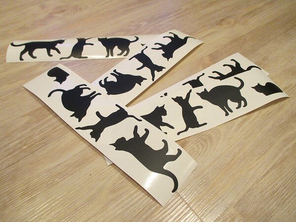 Nalepte.cz Mačky nálepka na stenu 25 x 6 cm