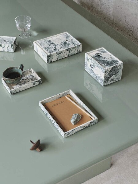 Ferm Living Podnos Mist Tray 10x15, emerald off-white