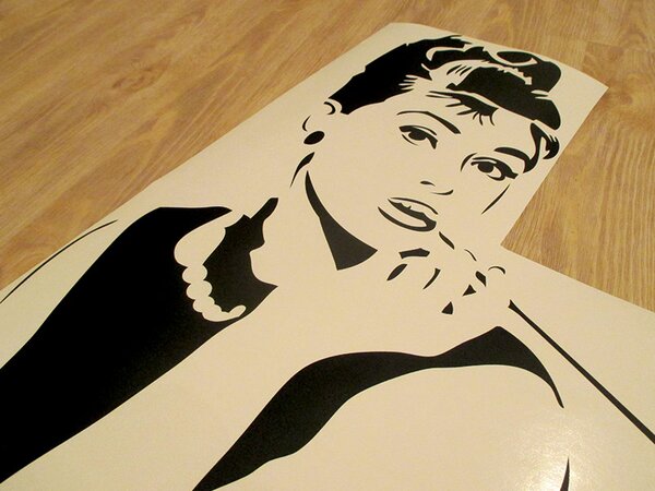 Nalepte.cz Audrey Hepburn nálepka na stenu 34 x 50 cm