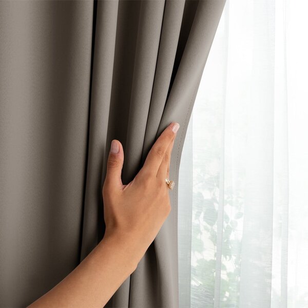 Sivobéžový dimout záves 140x175 cm Kierra – Restilo