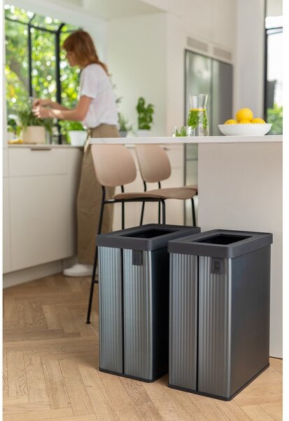 Sivý odpadkový kôš na triedený odpad z recyklovaného plastu 54 l Verto Recycle – Curver