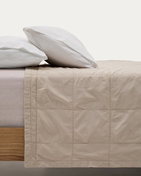 Svetlohnedý bavlnený prešívaný pléd 240x260 cm Isor – Kave Home