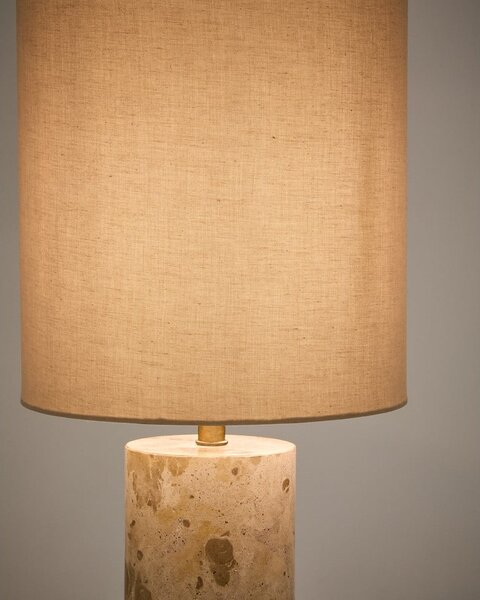 Béžová mramorová stolová lampa s textilným tienidlom (výška 54 cm) Raze – Kave Home