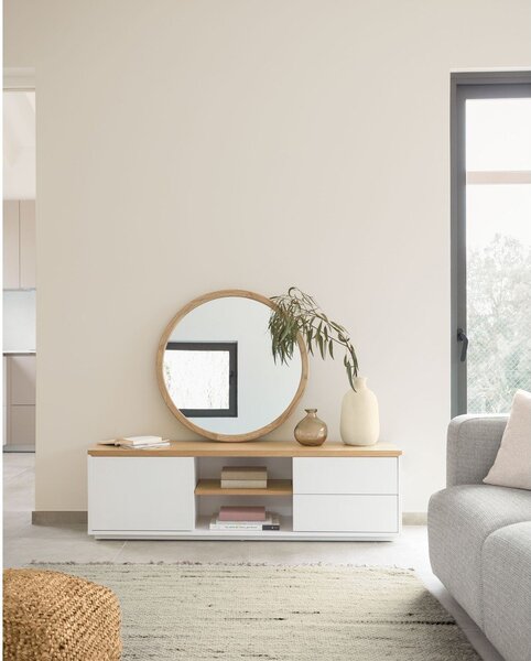 Biely TV stolík v dekore duba 150x44x36 cm Abilen – Kave Home