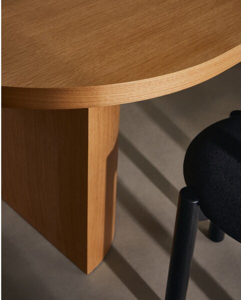 Jedálenský stôl v dekore duba 100x200 cm Nealy – Kave Home