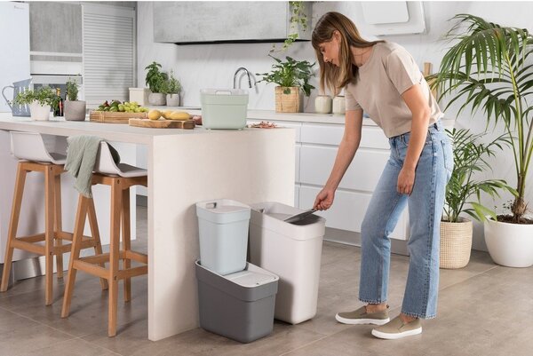 Svetlomodrý odpadkový kôš na triedený odpad z recyklovaného plastu 10 l Ready To Collect – Curver