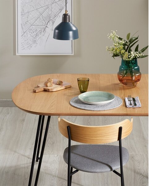 Rozkladací jedálenský stôl v dekore duba v prírodnej farbe 90x140 cm Novac – Kave Home