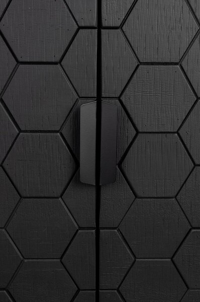 Čierna nízka komoda z borovicového dreva 135x90 cm Linc – White Label