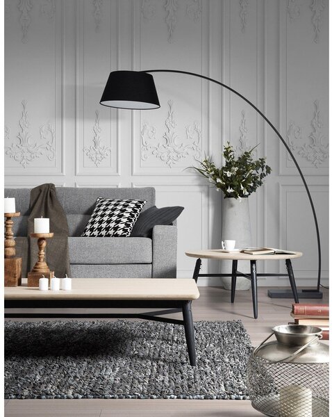 Čierna stojacia lampa s textilným tienidlom (výška 210 cm) Juhe – Kave Home