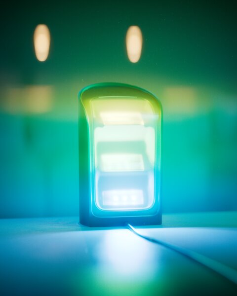 8720169339712 Philips Hue White and color Gradient Play Wall Washer stolové svietidlo 20W/1035lm 2000-6500K+RGB čierna + PSU + plug