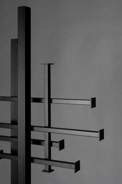 Čierny oceľový vešiak 71x185 cm Rumex – Dutchbone