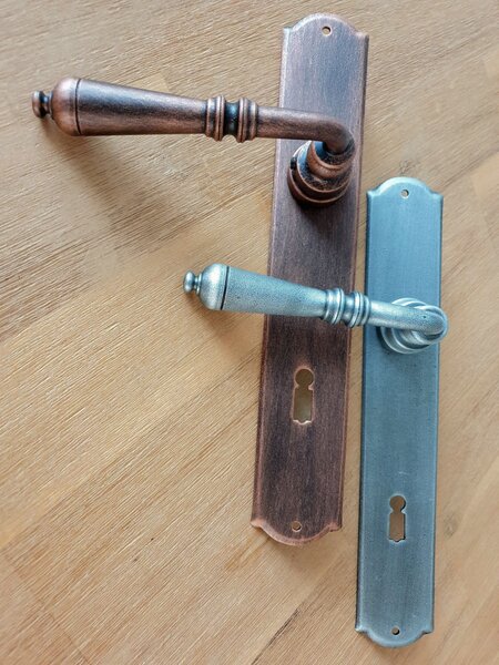 GALBUSERA Kovaná kľučka model 2700 - BB, 90 mm, antická čierna