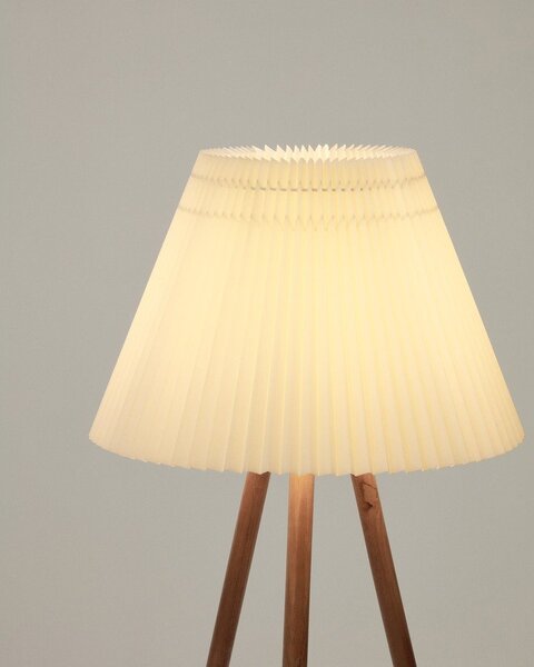 Stojacia lampa v prírodnej farbe s textilným tienidlom (výška 149 cm) Benicarlo – Kave Home