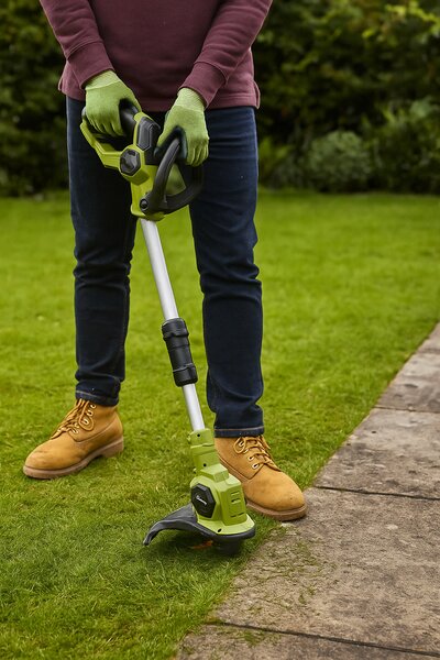 Akumulátorový vyžínač na trávu Baricus / 90 – 115 cm / 70 W / čierna/zelená