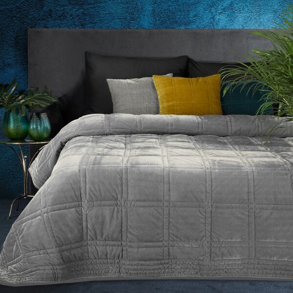 Dekorstudio Luxusný zamatový prehoz na posteľ KRISTIN2 v striebornej farbe Rozmer prehozu (šírka x dĺžka): 170x210cm