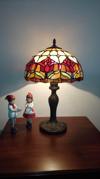 Tiffany stolná lampa TulipsRed 214 Huizhou Oufu Lighting v.48xš.30,sklo/kov,40W