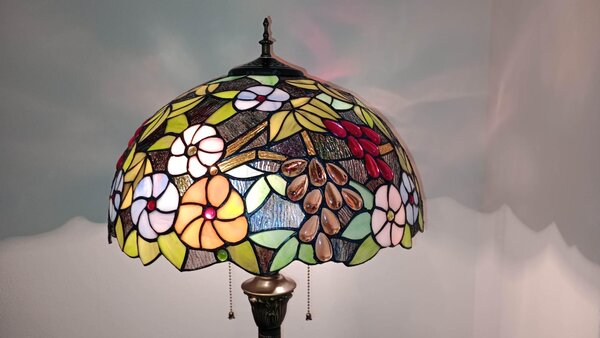 Tiffany stojaca lampa Grapes 403 HuizhouOufuLighting v162xš40,sklo/kov,40W