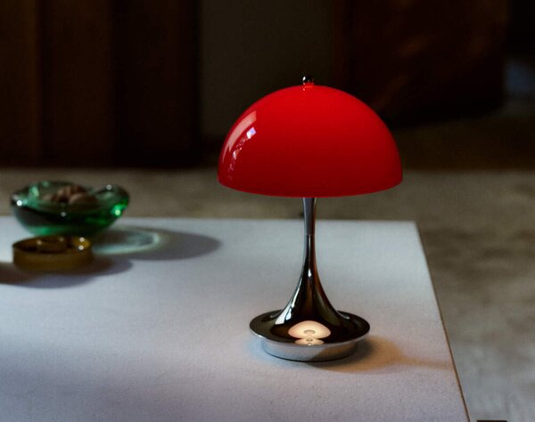 Louis Poulsen Prenosná lampa Panthella 160 V3, chrome original opal red 5744613402
