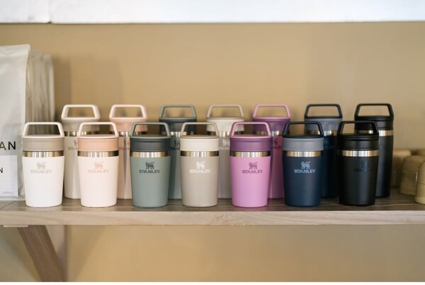 Svetloružový termo hrnček z nehrdzavejúcej ocele 350 ml Café-To-Go Rose Quartz – Stanley