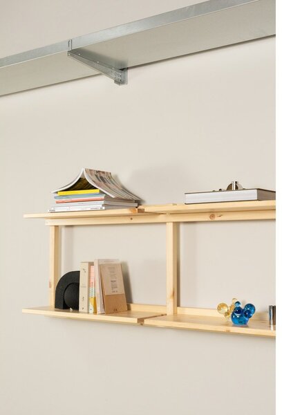 Nástenná knižnica z borovicového dreva v prírodnej farbe 192x47,5 cm Groove – Karup Design