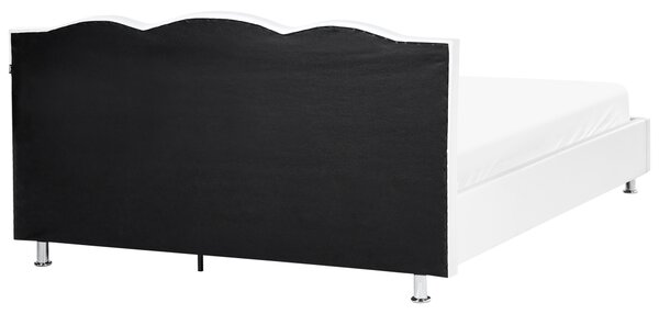 Posteľ biela umelá koža 180 x 200 cm s úložným priestorom prešívané čelo s gombíkmi moderný glamour štýl spálňa