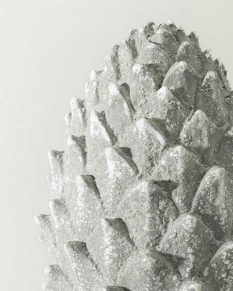Dekoratívna figúrka Pinecone Grey 15x15x30 cm