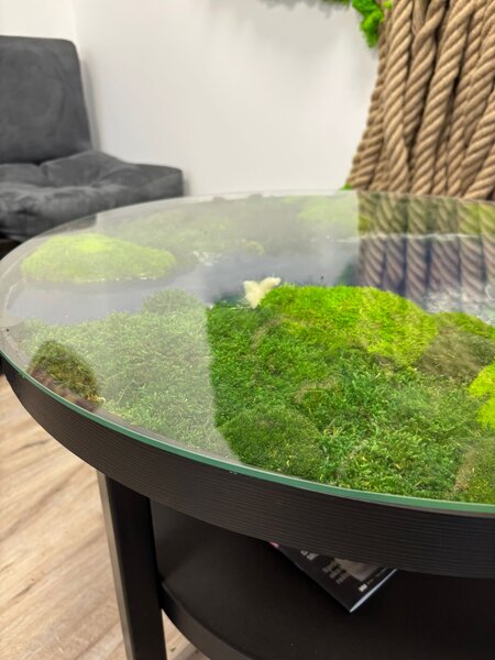 Konferenčný stolík s machom a epoxidom Veľkosť: 60cm