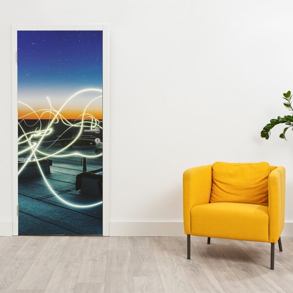 Fototapeta na dvere - Pohľad na oblohu zo strechy (95x205cm)