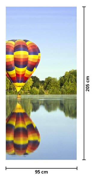 Fototapeta na dvere - Teplovzdušný balón na jazere (95x205cm)