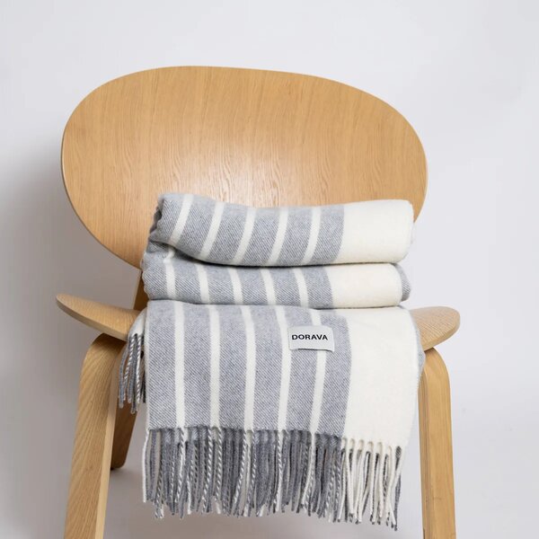 Vlnená deka z merino vlny Liora - Gray White Stripe