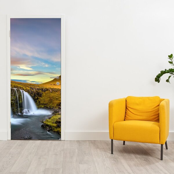 Fototapeta na dvere - Hory a vodopády na Islande (95x205cm)