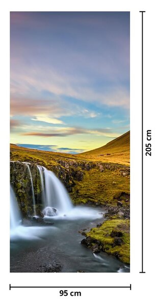 Fototapeta na dvere - Hory a vodopády na Islande (95x205cm)