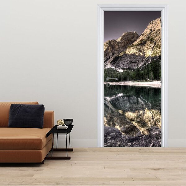 Fototapeta na dvere - Jazero v horách (95x205cm)