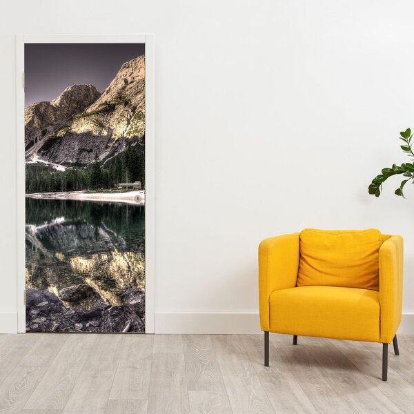 Fototapeta na dvere - Jazero v horách (95x205cm)