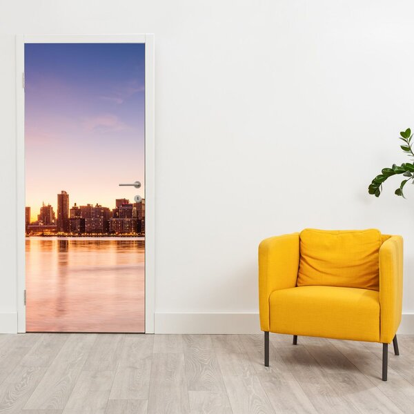 Fototapeta na dvere - Mesto pri západe slnka (95x205cm)