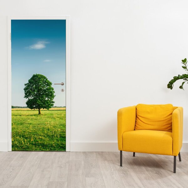 Fototapeta na dvere - Strom na lúke (95x205cm)