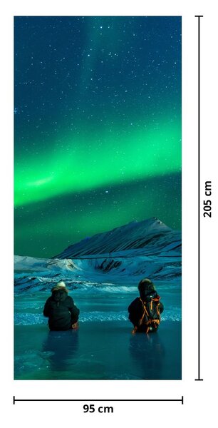 Fototapeta na dvere - Ľudia pri polárnej žiare (95x205cm)
