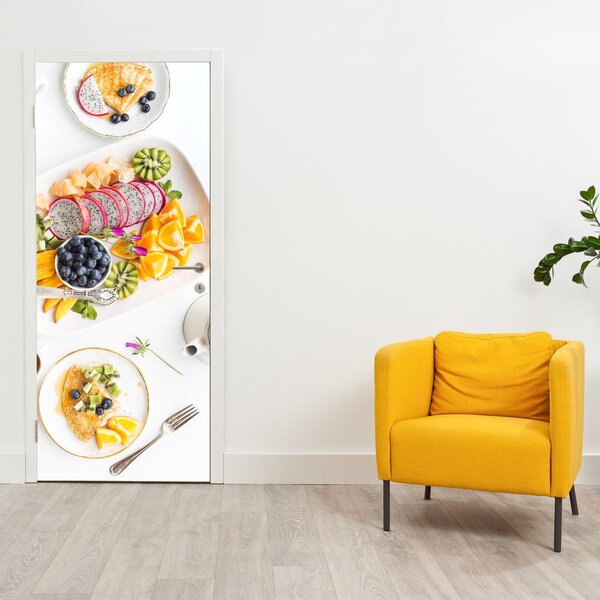 Fototapeta na dvere - Taniere s ovocím na stole (95x205cm)