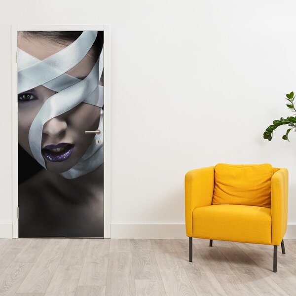 Fototapeta na dvere - Žena so stuhou (95x205cm)