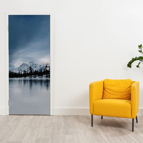 Fototapeta na dvere - Na zamrznutom jazere (95x205cm)