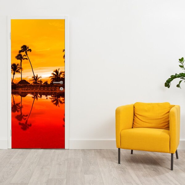 Fototapeta na dvere - Západ slnka nad rezortom (95x205cm)