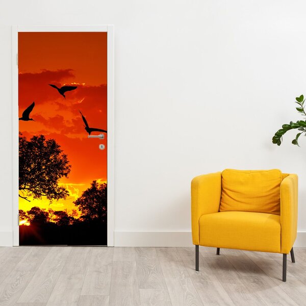 Fototapeta na dvere - Vtáky pri západe slnka (95x205cm)