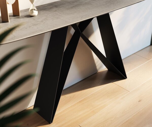 DELIFE Konzolový stolík Edge zaoblený 180×40 cm keramika betónová sivá Velio kov čierna