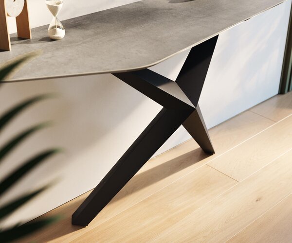 DELIFE Konzolový stolík Edge polygonálny 180×50 cm keramika betónová sivá Zentharo kov čierna