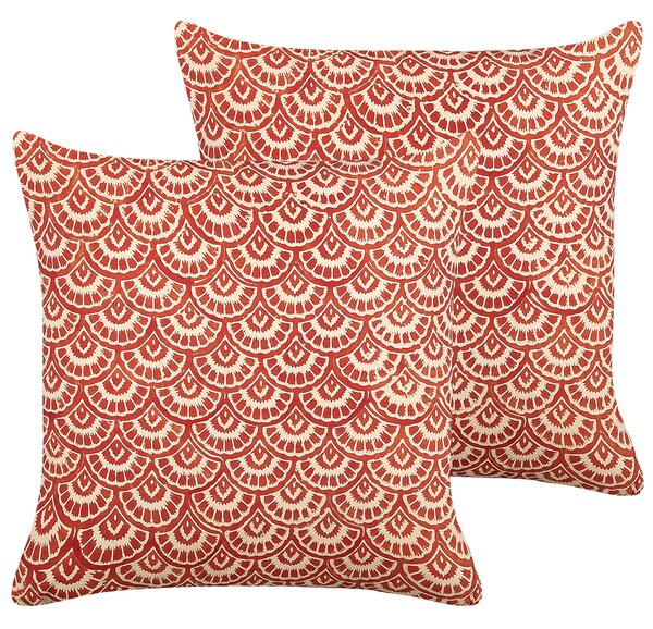 Sada 2 dekoratívnych vankúšov červená krémová biela bavlna 45 x 45 cm geometrický vzor štvorcový tvar retro moderný štýl doplnky