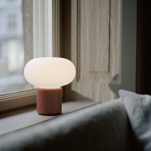 Prenosná lampa Karl-Johan, Earth Red – New Works