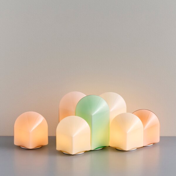 Prenosná lampa Parade, 240, Blush Pink – HAY