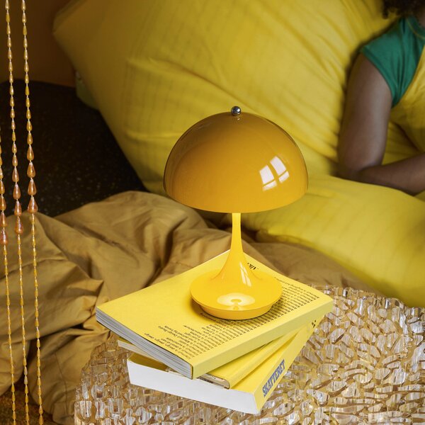 Prenosná lampa Panthella 160, Chrome opal beige – Louis Poulsen