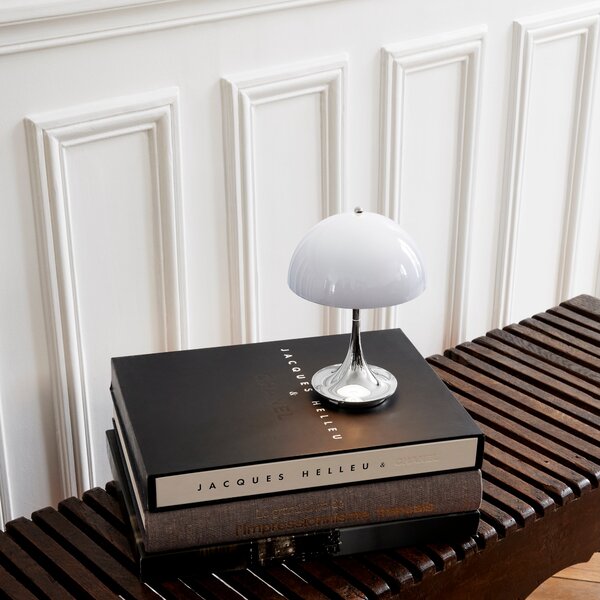 Prenosná lampa Panthella 160, Original Opal blue grey – Louis Poulsen